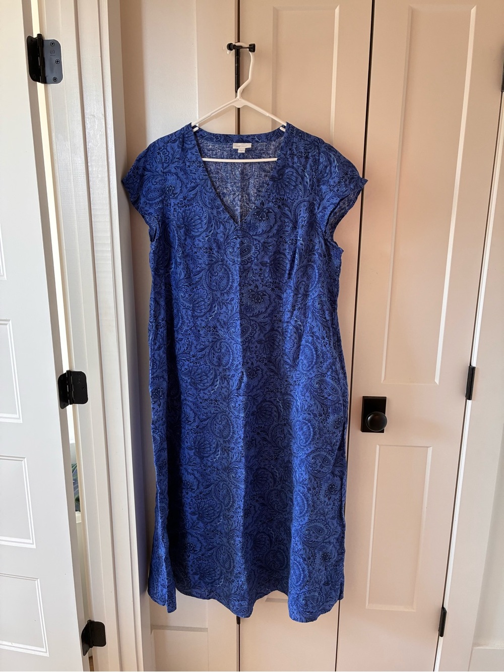 J Jill Linen V-Neck Women’s Blue Paisley Dress